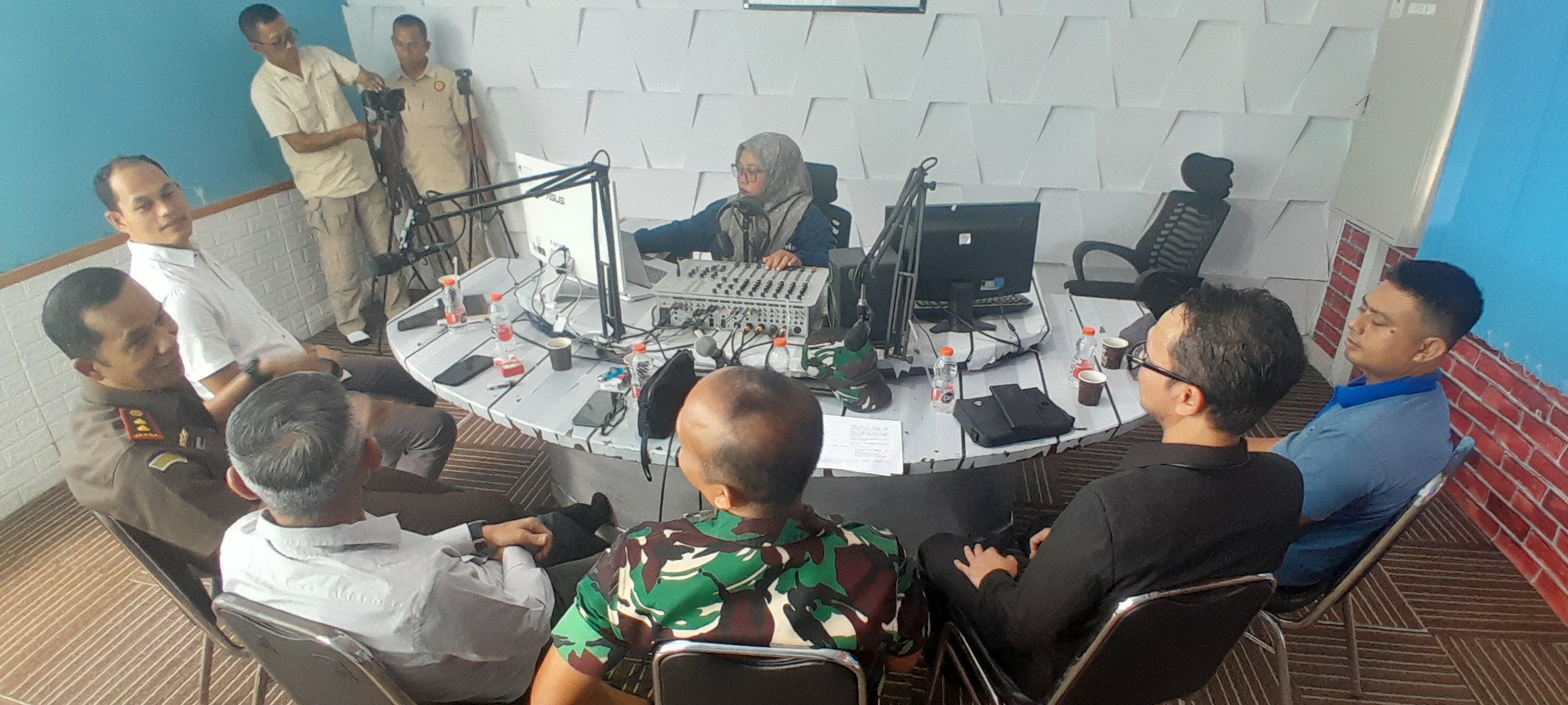 Ketua Mahkamah Syar’iyah Singkil Hadiri Undangan Podcast Capaian Program Teritorial Kodim 0109/Aceh Singkil di RRI Ketua Mahkamah Syar’iyah Singkil Hadiri Undangan Podcast Capaian Program Teritorial Kodim 0109/Aceh Singkil di RRI